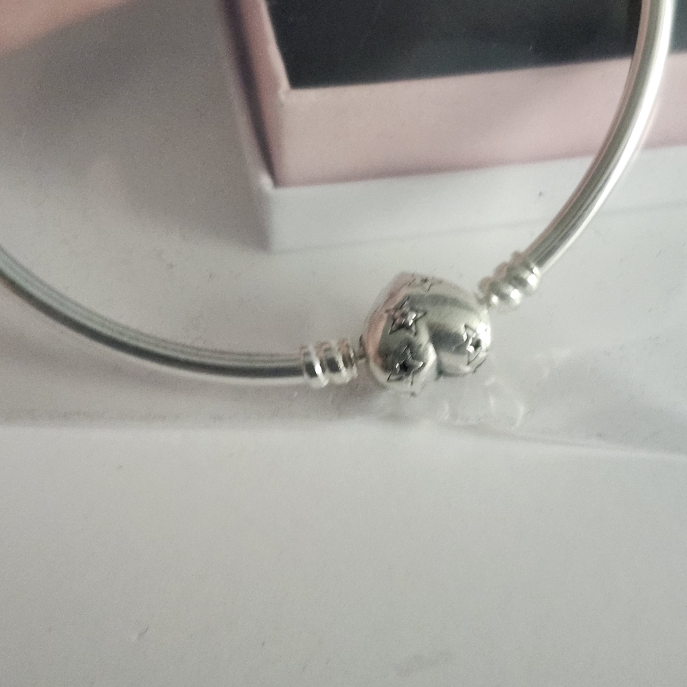 Pandora Celestial Heart Clasp Bangle Sterling silver - Picture 6 of 8